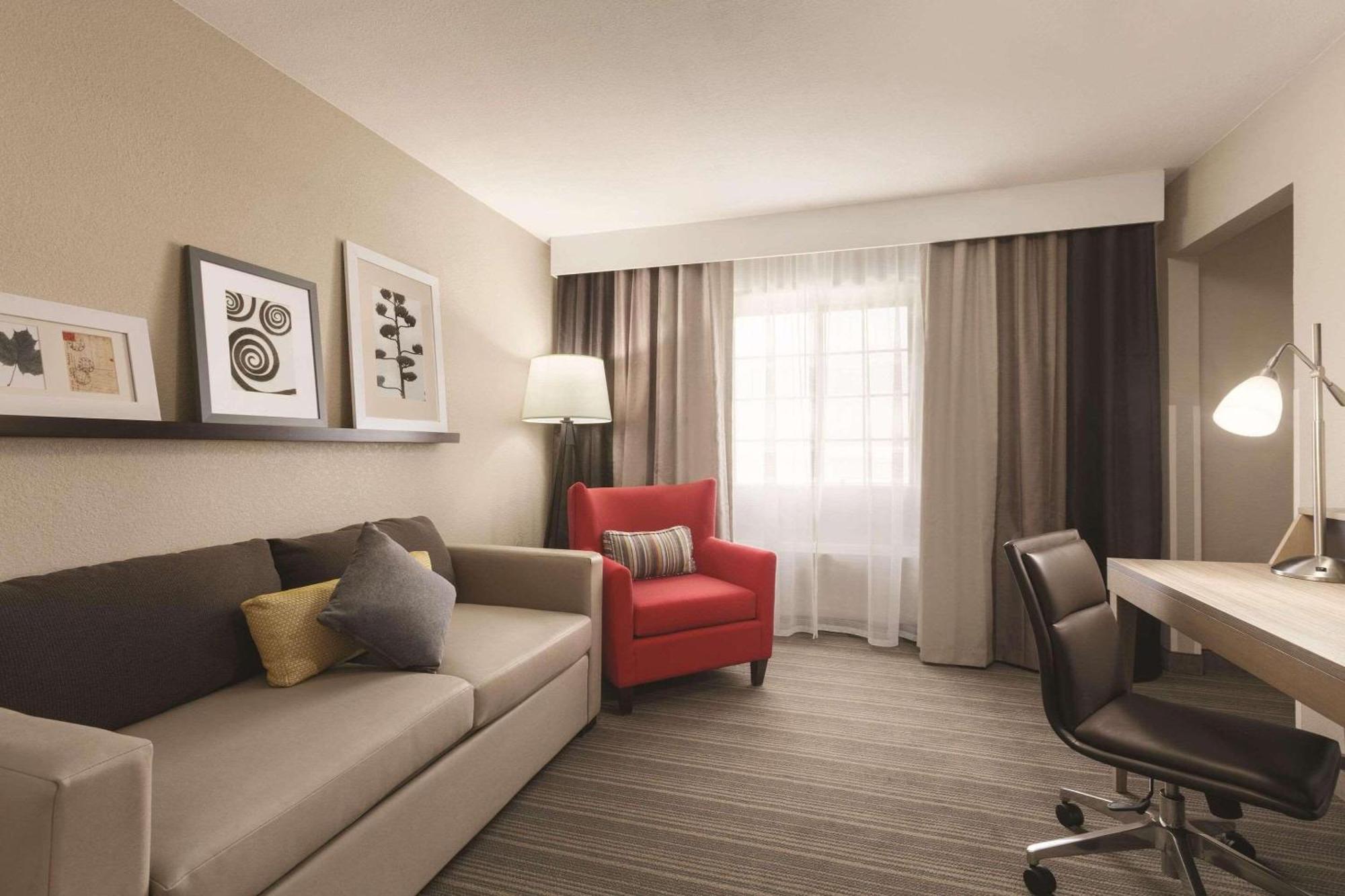 One-Bedroom King Suite - Non-Smoking,1449125149:JPEG
