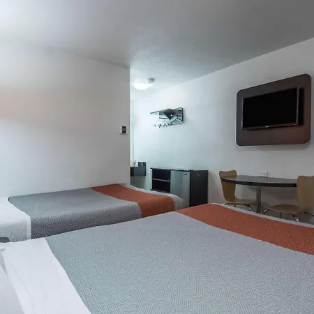 Motel 6 Bakersfield-2